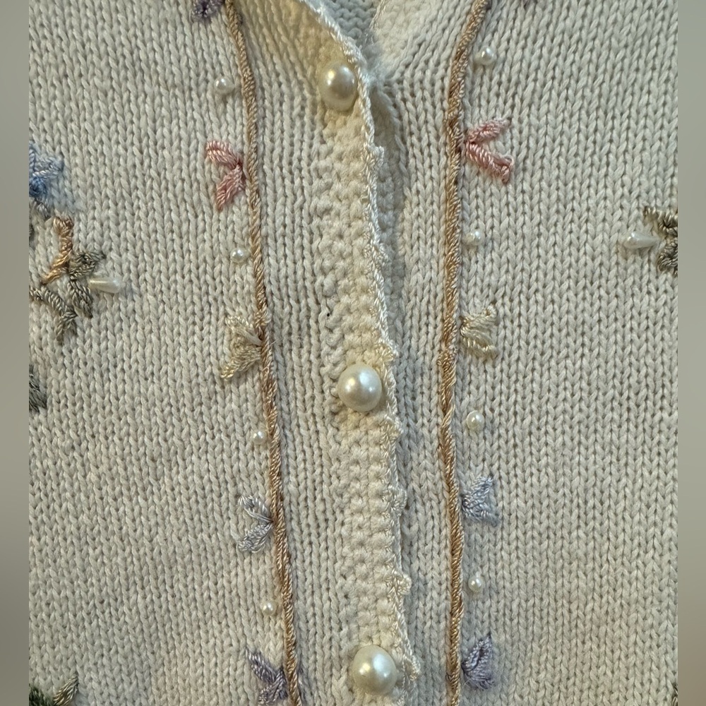 VTG Floral Embroidered Beaded Grannycore Women Collared Button Up Sweater Cream - Picture 6 of 14